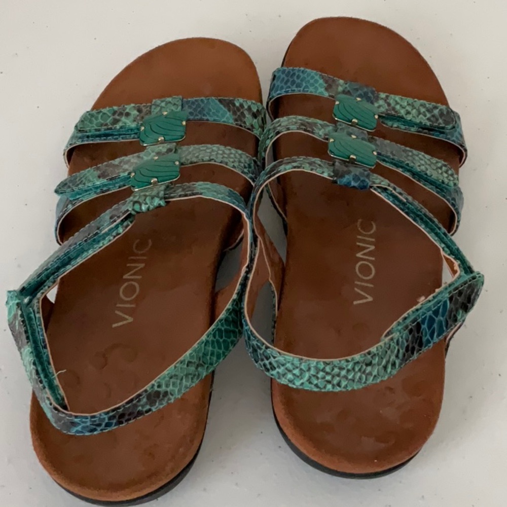 Vionic Snake Print  Sandals - Picture 5 of 6